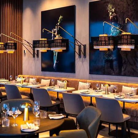 Radisson Blu Hotel At Porsche Design Tower Stuttgart-3